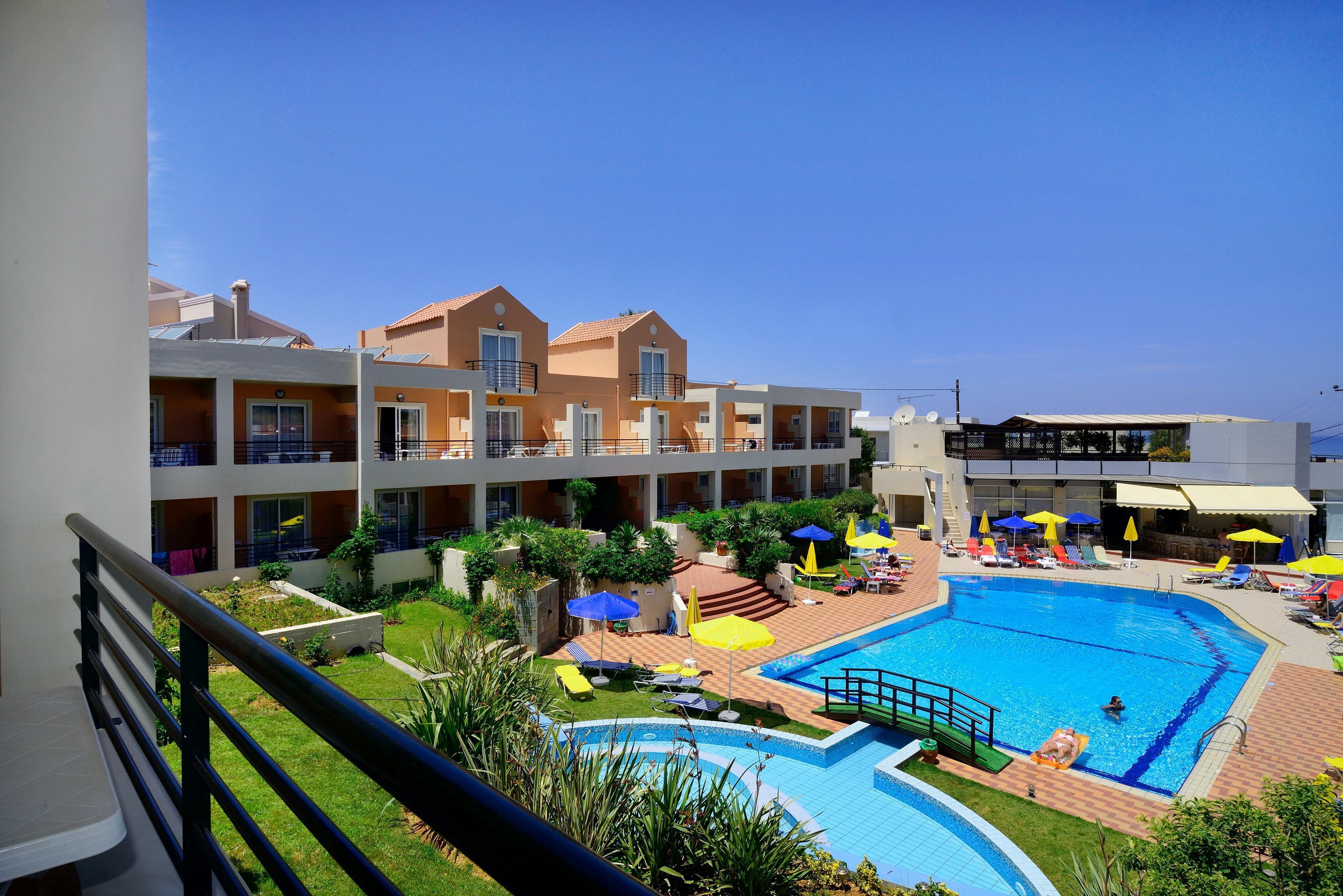 Pegasus Hotel Stalos Bagian luar foto