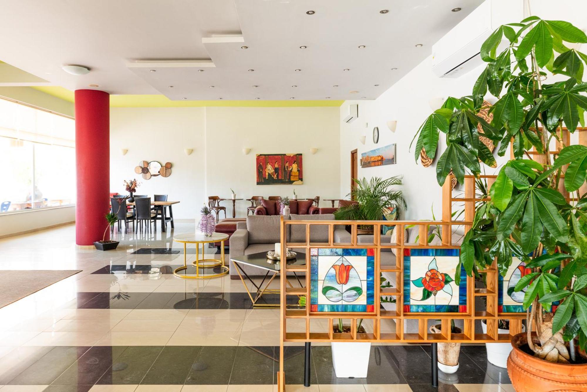 Pegasus Hotel Stalos Bagian luar foto