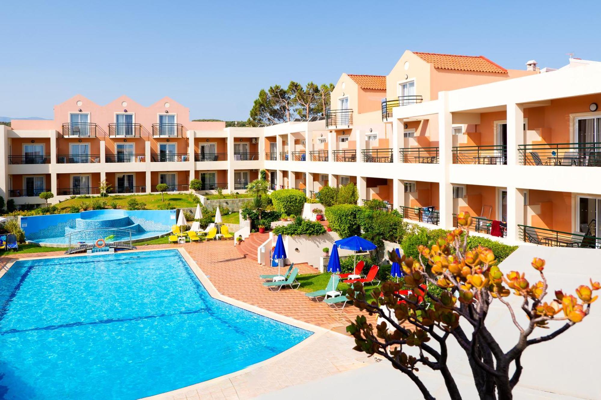 Pegasus Hotel Stalos Bagian luar foto