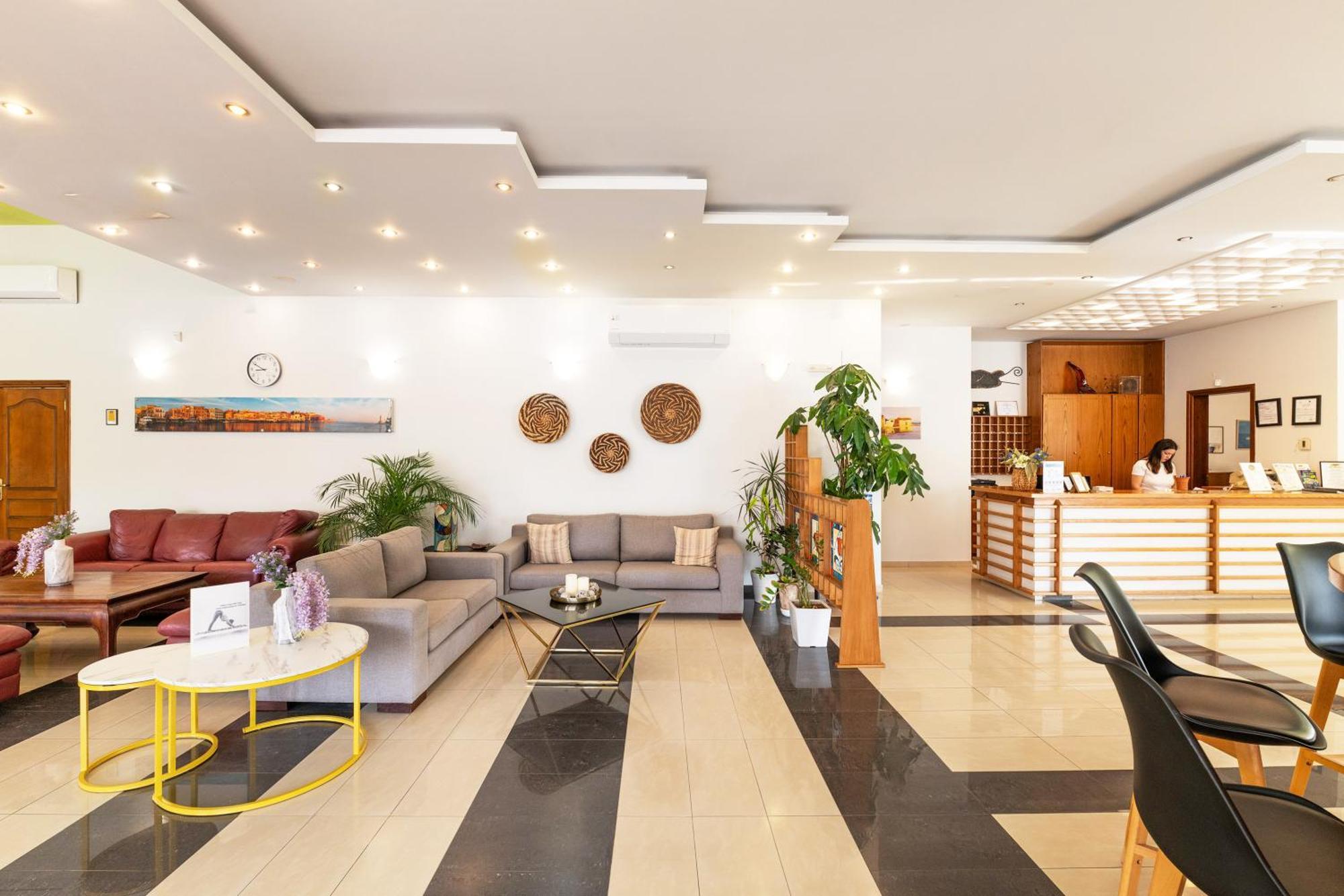 Pegasus Hotel Stalos Bagian luar foto