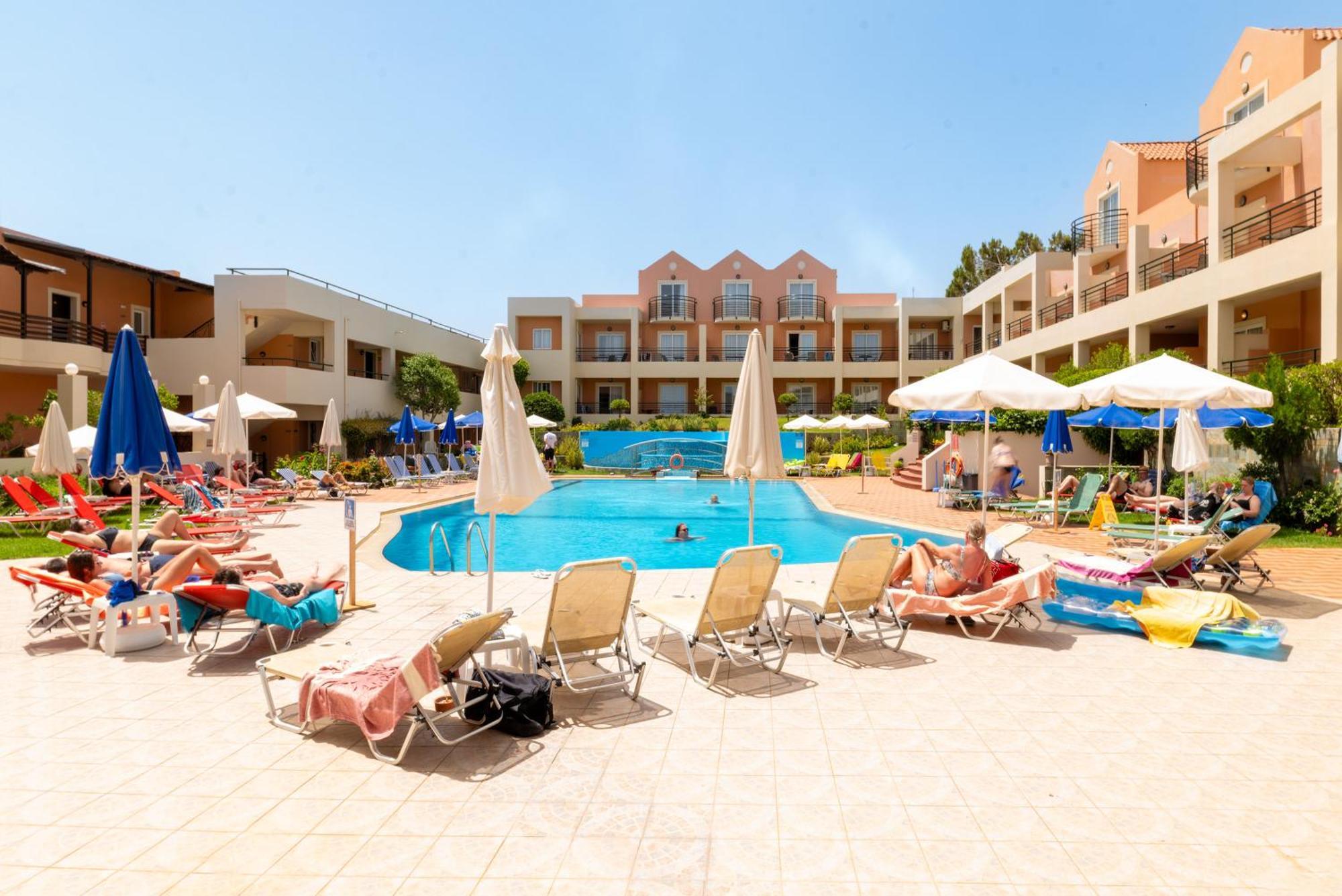 Pegasus Hotel Stalos Bagian luar foto