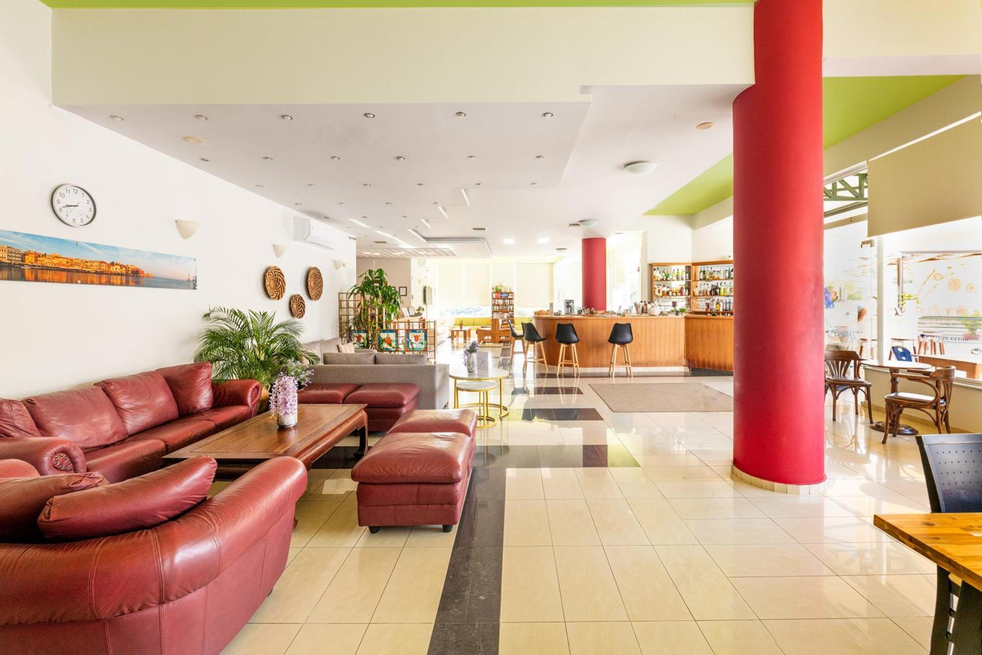 Pegasus Hotel Stalos Bagian luar foto