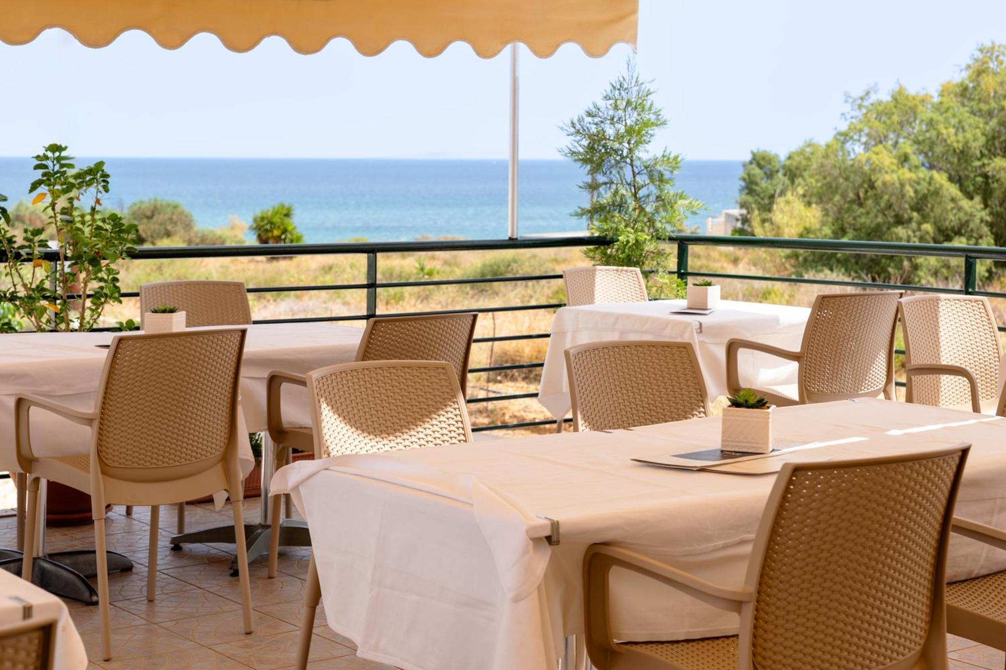 Pegasus Hotel Stalos Bagian luar foto