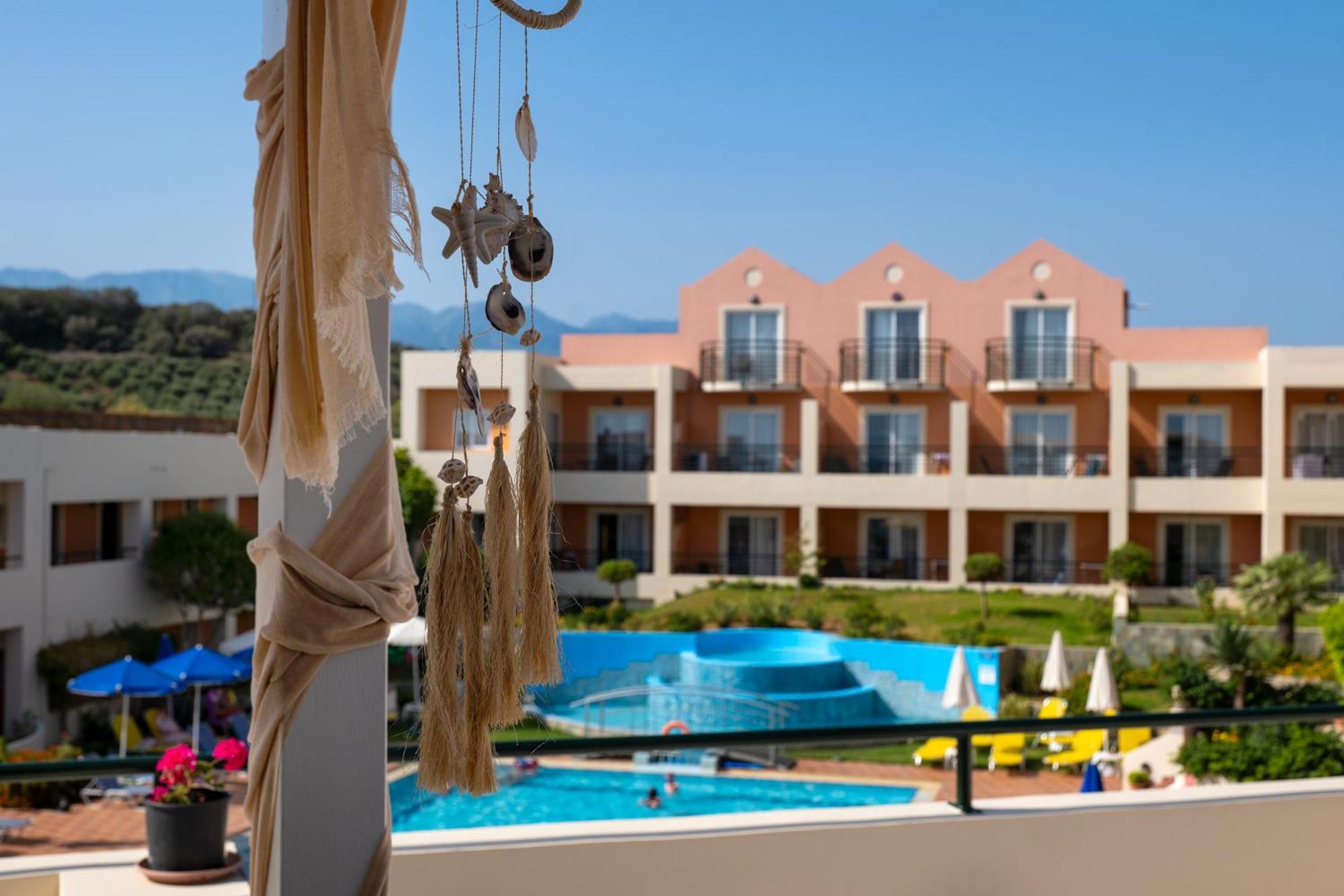 Pegasus Hotel Stalos Bagian luar foto